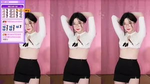 아이돌 QWER 마젠타 ★ 전자담배피며 방송