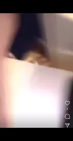 스무살 존예 가슴타투녀 라방 꼭지노출