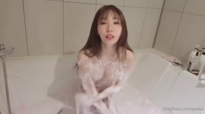 존예유튜버 거품샤워중 과한노출 영상