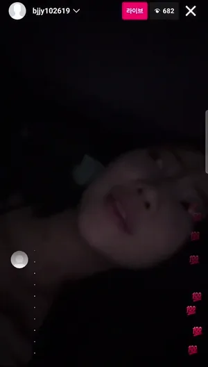 윤공주신작 달리는 택시에서 보지노출