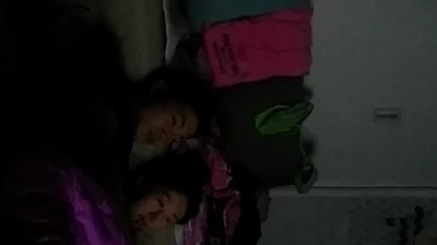 tv보다 옆에 여자 덮치기