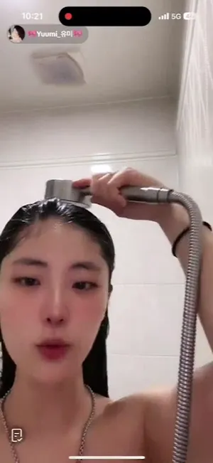 틱톡 라방중 샤워하다가 꼭노