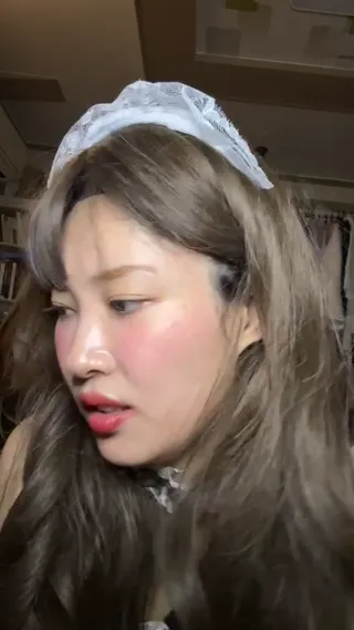 인스타 라방에서 보지까지 까버리는 솜